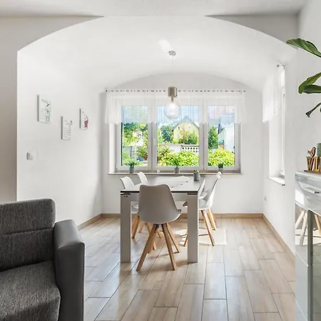 Modern Apartment In Sebnitz With A Terrace In Sebnitz Exterior photo
